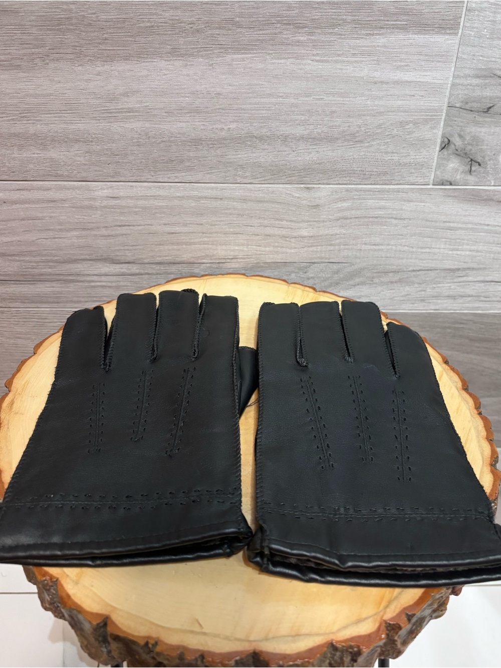 3/$30 men’s black winter insulated gloves Soft interior lining size Large